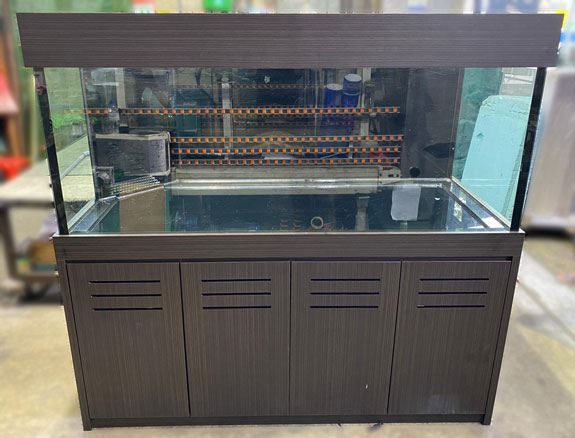 second hand fish tank - 6 feet aquarium with cabinet, full Euro-bracing top and bottom, overflow sump